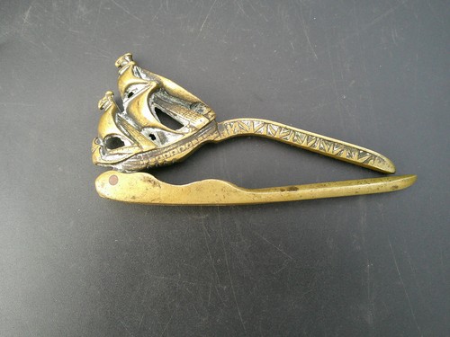 Casse noix noisette bronze - noix,