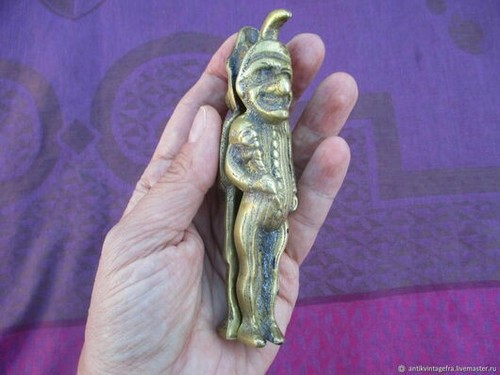 Casse noisette ancien en - ,