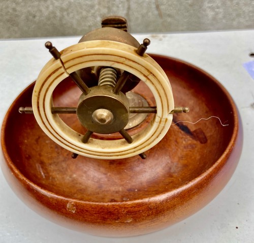 Casse noisette ancien bois - en,