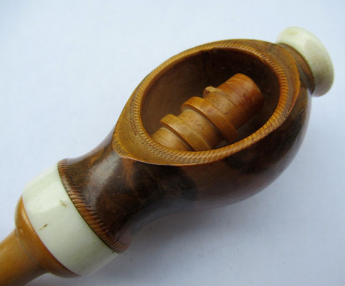 Ancien casse noisette - noisette,